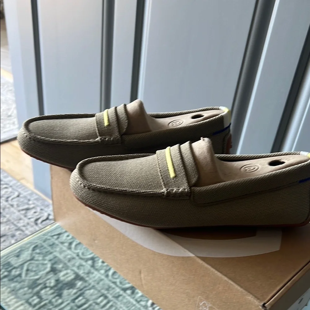 Rothy’s Stylish Olive Loafers for women's Sz 7 - Picture 2 of 7